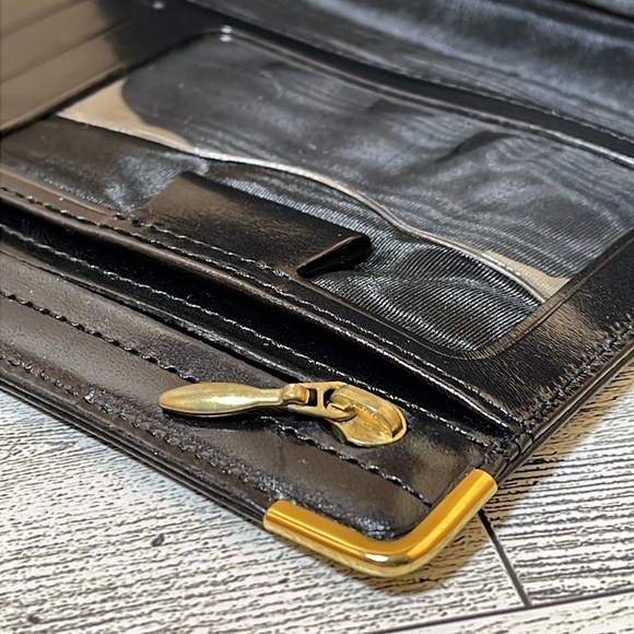 Vintage Deluxe Black Leather Passport Wallet - Picture 9 of 10